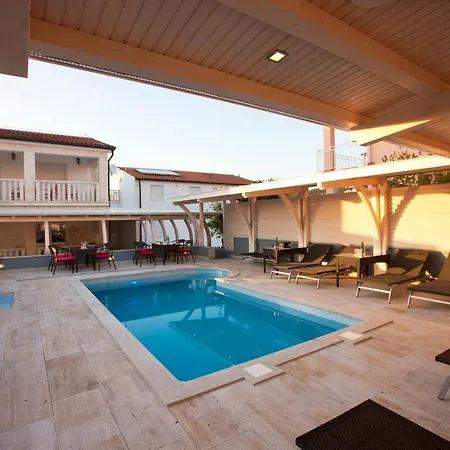 Daire Kruna Grada Trogir