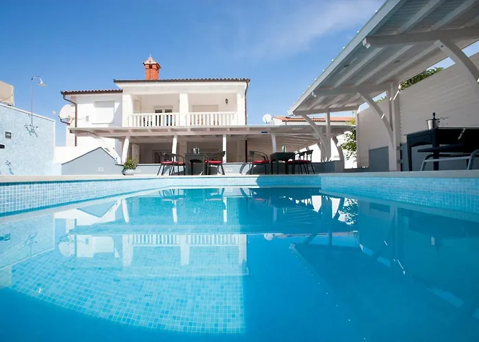 Kruna Grada 트로기르