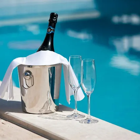 Kruna Grada Τρογκίρ